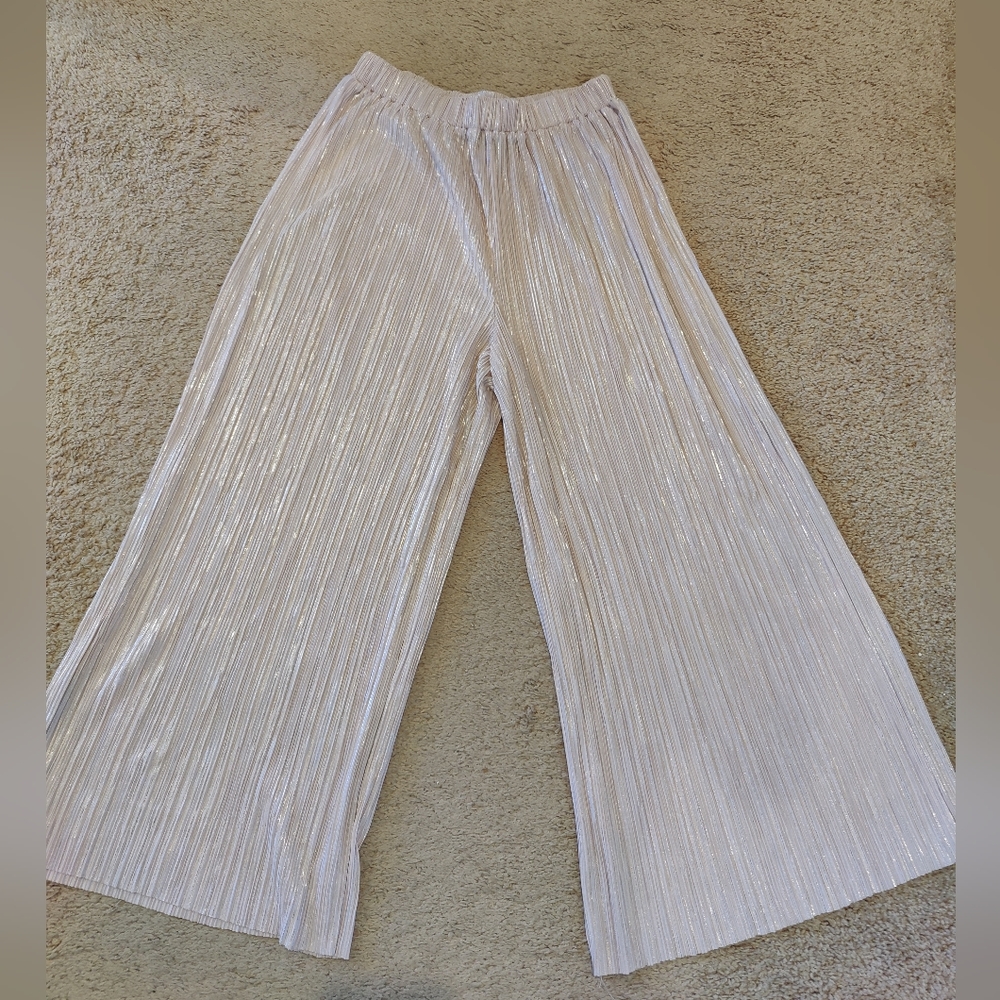 Forever 21 Light Pink Metallic Iridescent cropped flares pants